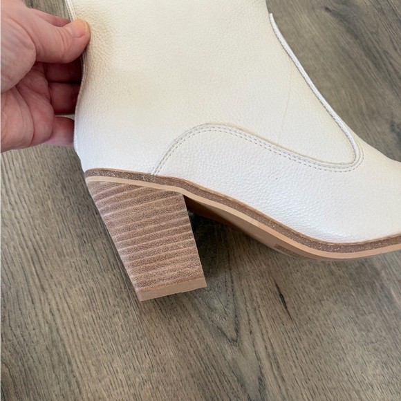 Chic Cream Ankle Boots - Picture 5 of 5